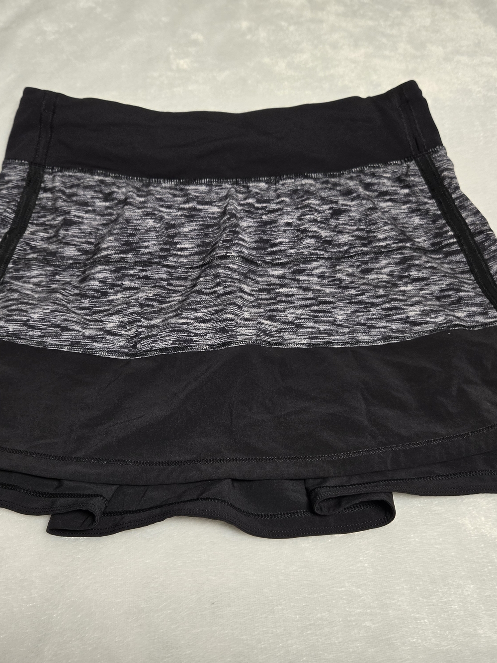 lululemon athletica Black with Gray Space-Dye Midi Skort